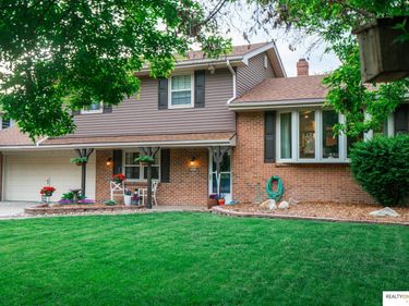 12310 Deer Hollow Drive, Omaha, NE 68154