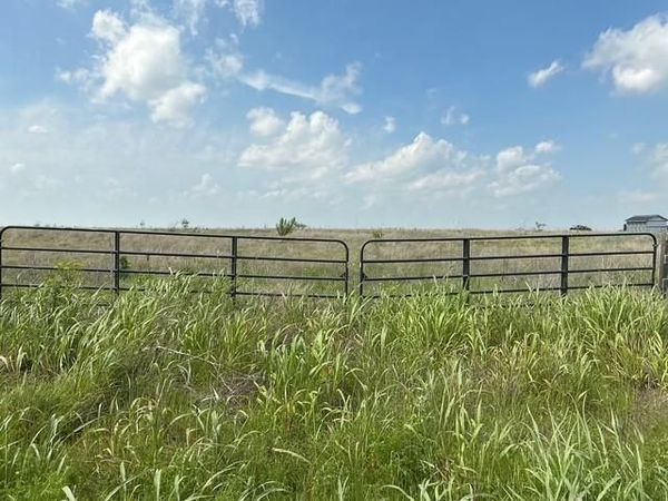 277 Hcr 3221 , Penelope, TX 76676