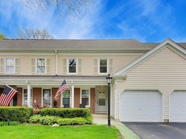684 Regent Lane , Prospect Heights, IL 60070