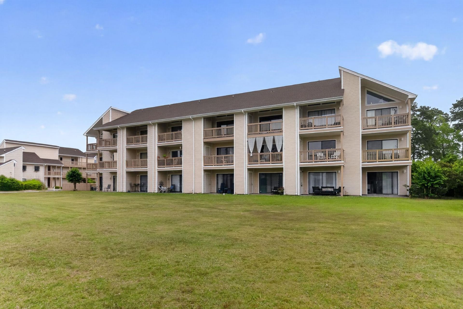 1025 W Plantation Dr. W  Photo 27