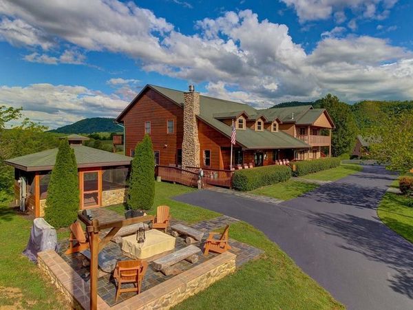 2419 Seaton Springs Rd , Sevierville, TN 37862