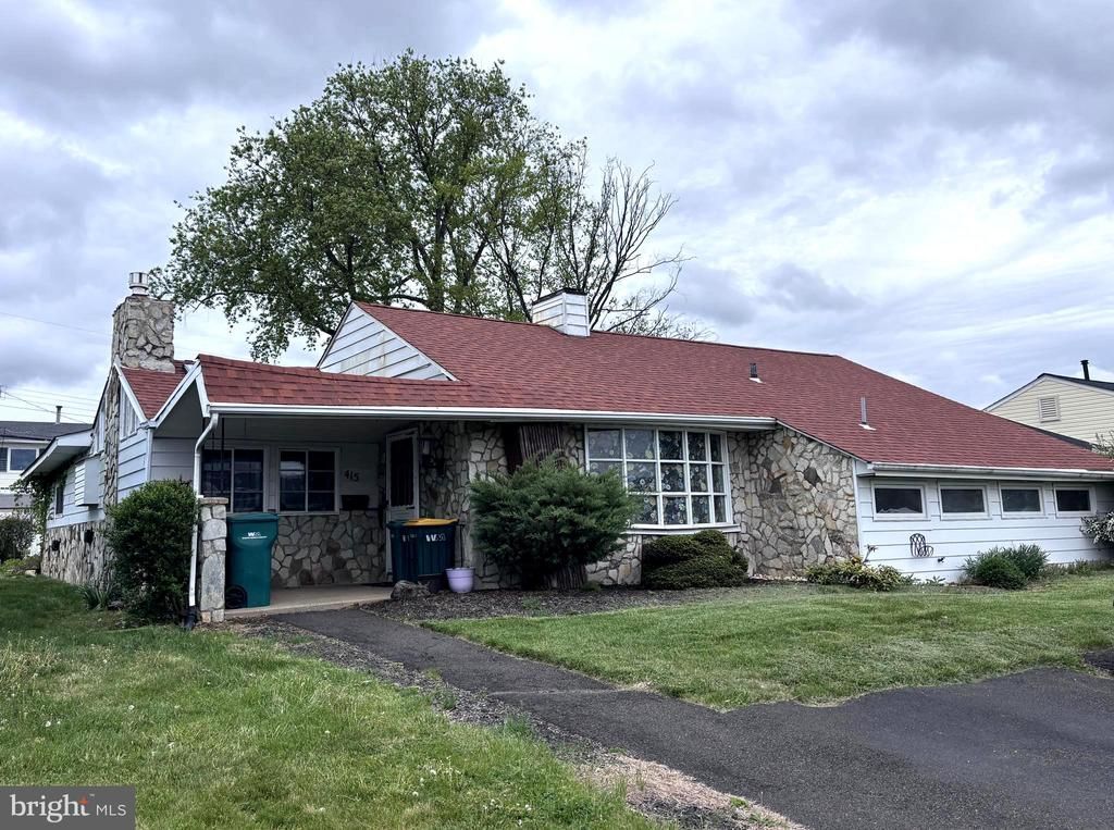 415 BERKSHIRE ROAD , FAIRLESS HILLS, PA 19030