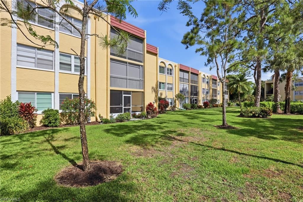 1086 Forest Lakes Dr , Unit 106, Naples, FL 34105 Photo