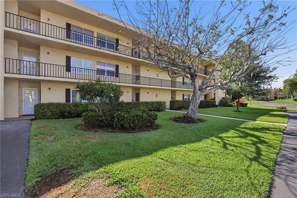 1086 Forest Lakes Dr , Unit 106, Naples, FL 34105 Photo