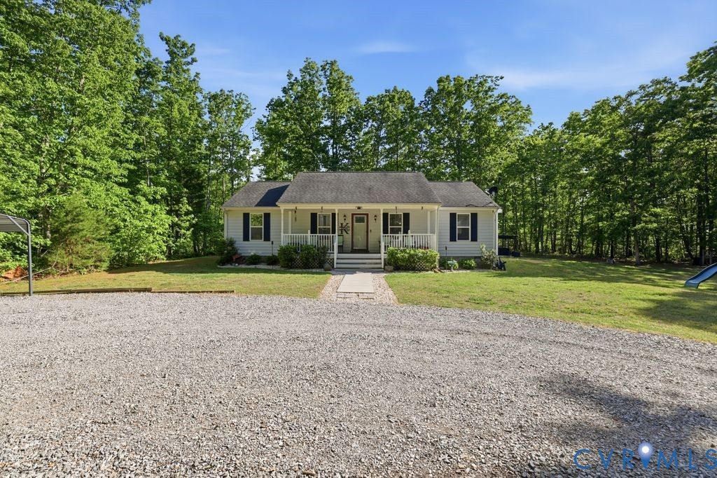5307 St Pauls Church Road Goochland, VA 23063