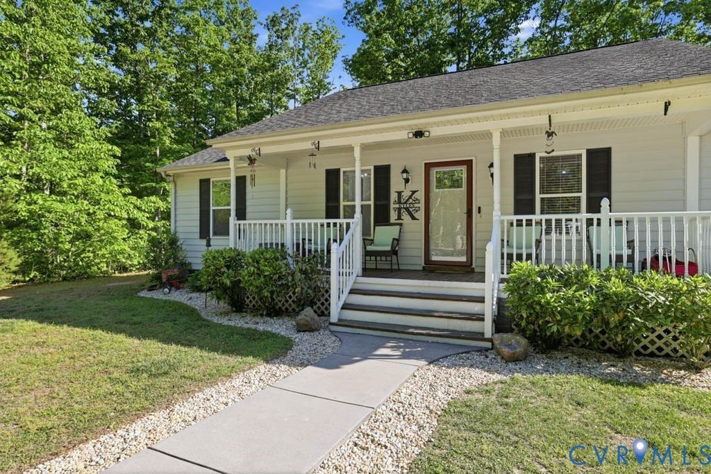 5307 St Pauls Church Road Goochland, VA 23063