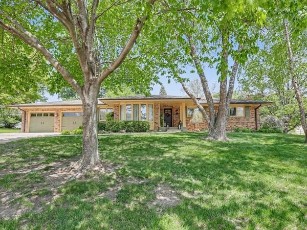 1338 E 3rd Street, Pella, IA 50219