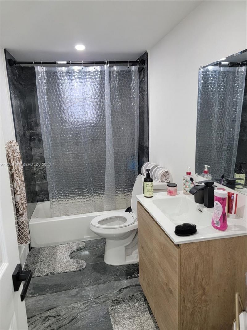 9371 Fontainebleau Blvd, Unit I103, Miami, FL 33172 Photo