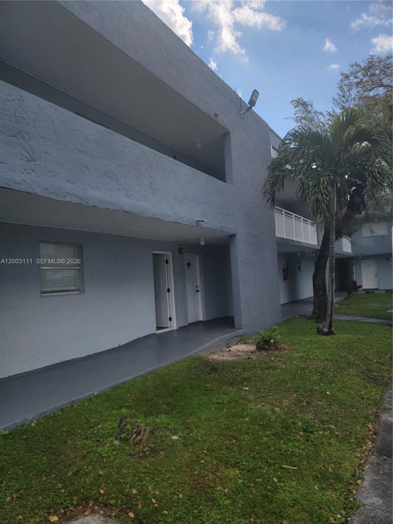 9371 Fontainebleau Blvd, Unit I103, Miami, FL 33172 Photo