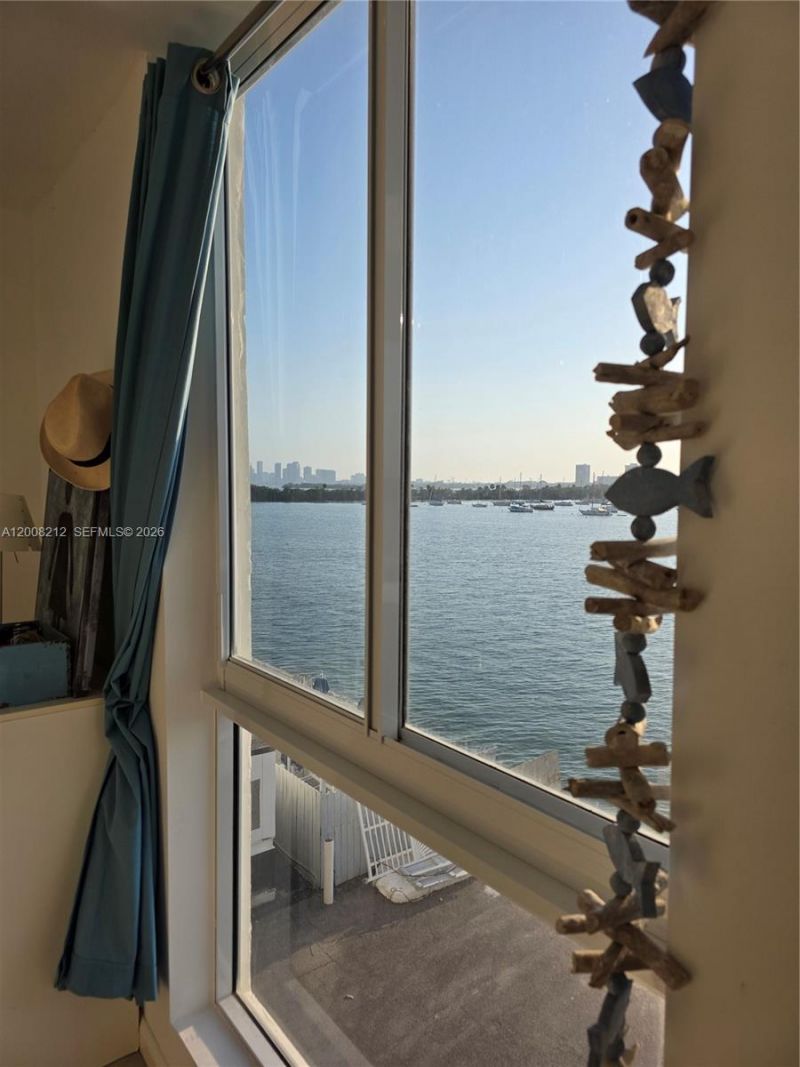 7928 West Dr , Unit 307, North Bay Village, FL 33141 Photo