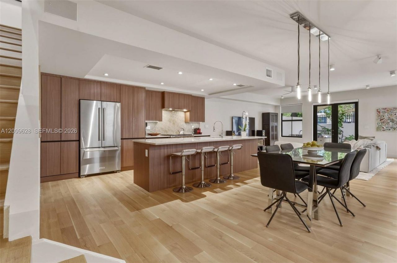 3036 Mcdonald Street , Miami, FL 33133 Photo