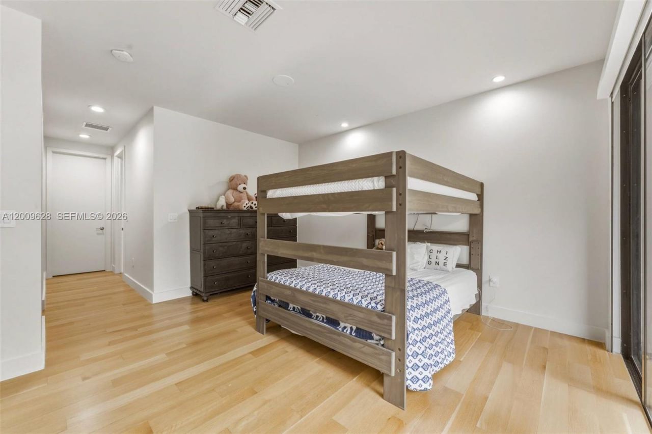 3036 Mcdonald Street , Miami, FL 33133 Photo