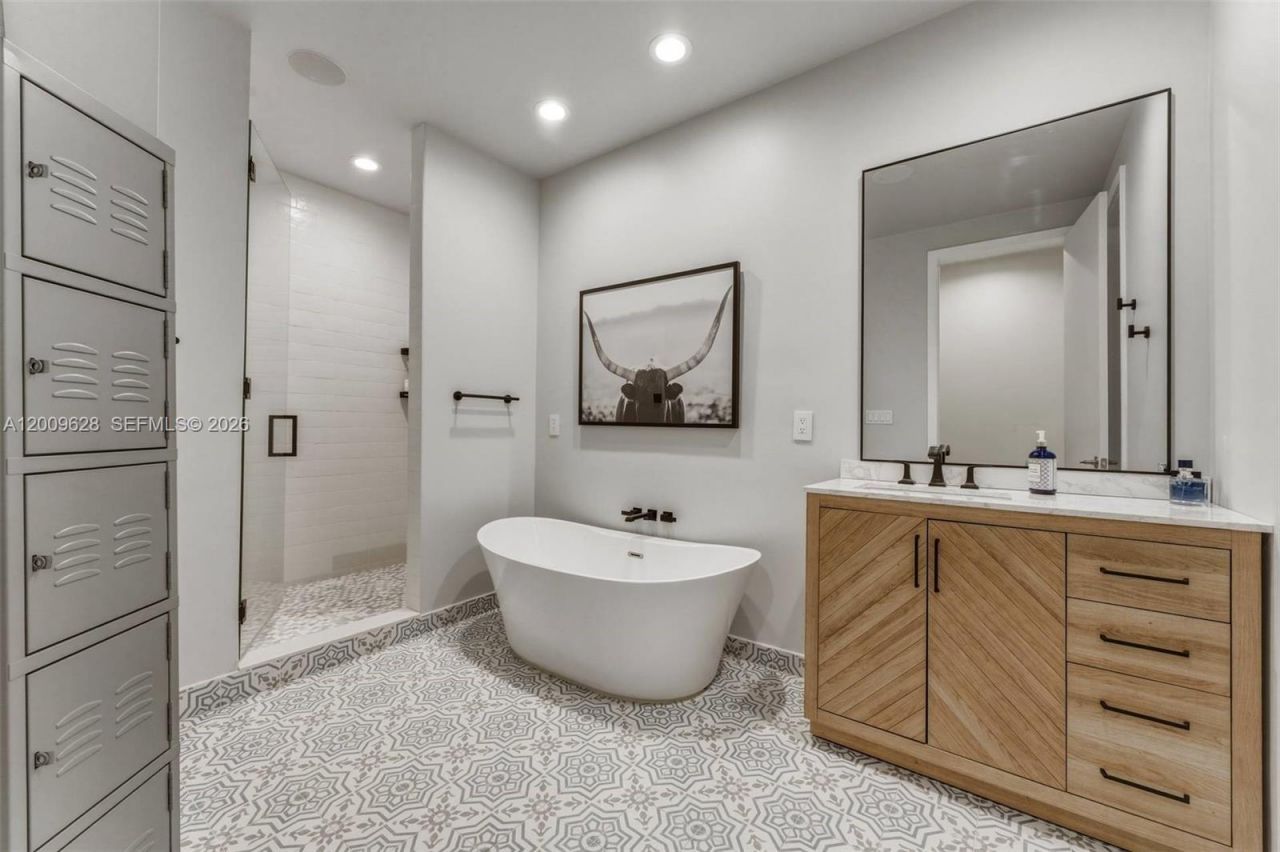 3036 Mcdonald Street , Miami, FL 33133 Photo