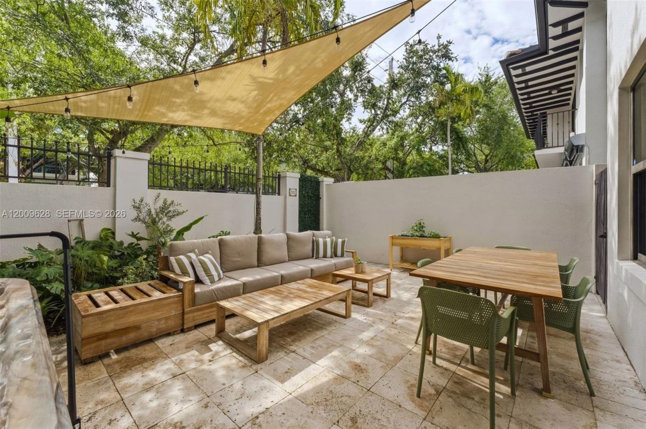 3036 Mcdonald Street , Miami, FL 33133 Photo