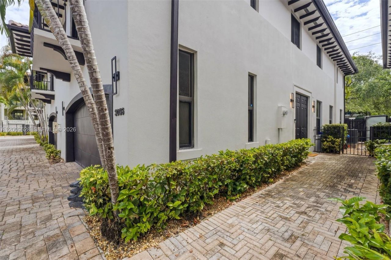 3036 Mcdonald Street , Miami, FL 33133 Photo
