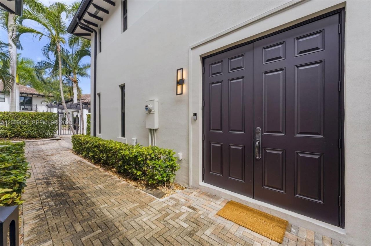 3036 Mcdonald Street , Miami, FL 33133 Photo