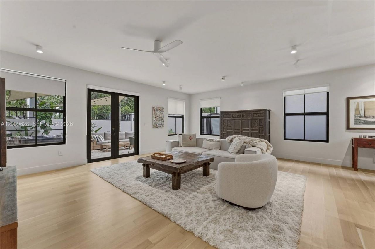 3036 Mcdonald Street , Miami, FL 33133 Photo