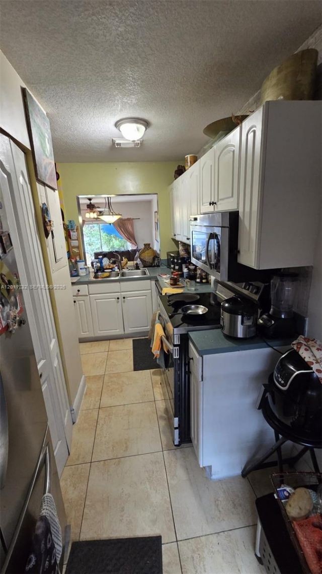 8300 NW 10th St , Miami, FL 33126 Photo