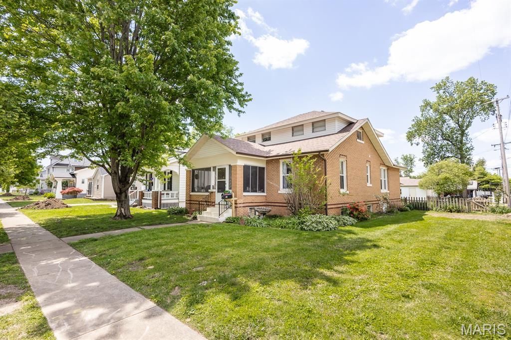411 N Lincoln Avenue , O Fallon, IL 62269 Main Photo