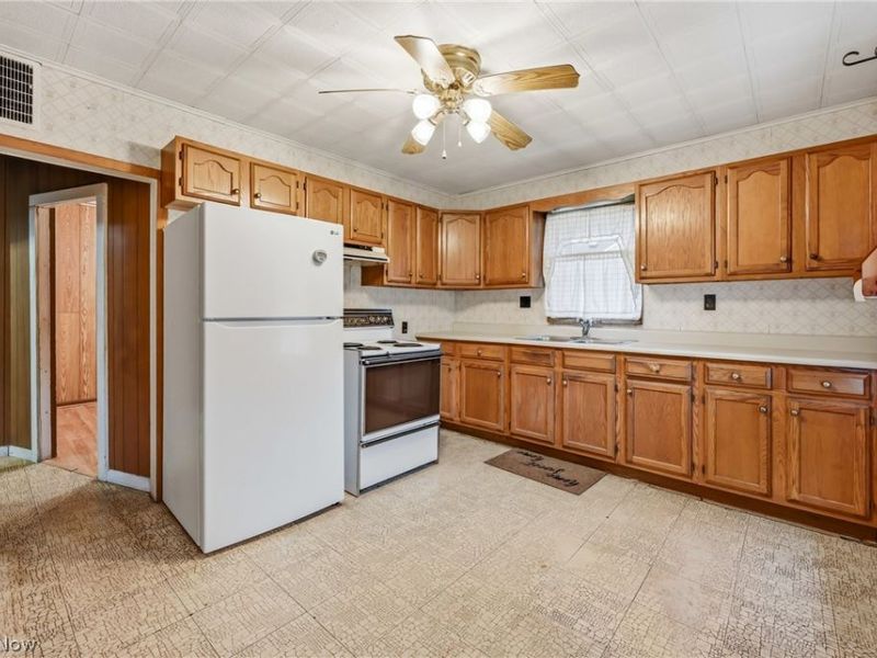 3961 S Main Street, Hubbard, OH 44425 Photo 3