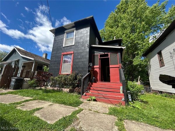 215 Columbia Street , Zanesville, OH 43701
