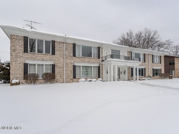 6562 Woodhall Drive, Sylvania, OH 43560