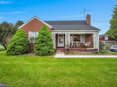 2740 ENOLA ROAD, CARLISLE, PA 17015