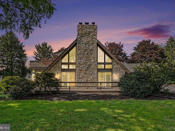 811 WELLINGTON DRIVE, CARLISLE, PA 17013
