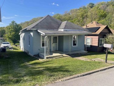 807 Indiana Avenue, Nutter Fort, WV 26301