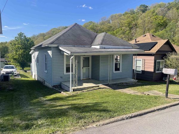 807 Indiana Avenue, Nutter Fort, WV 26301