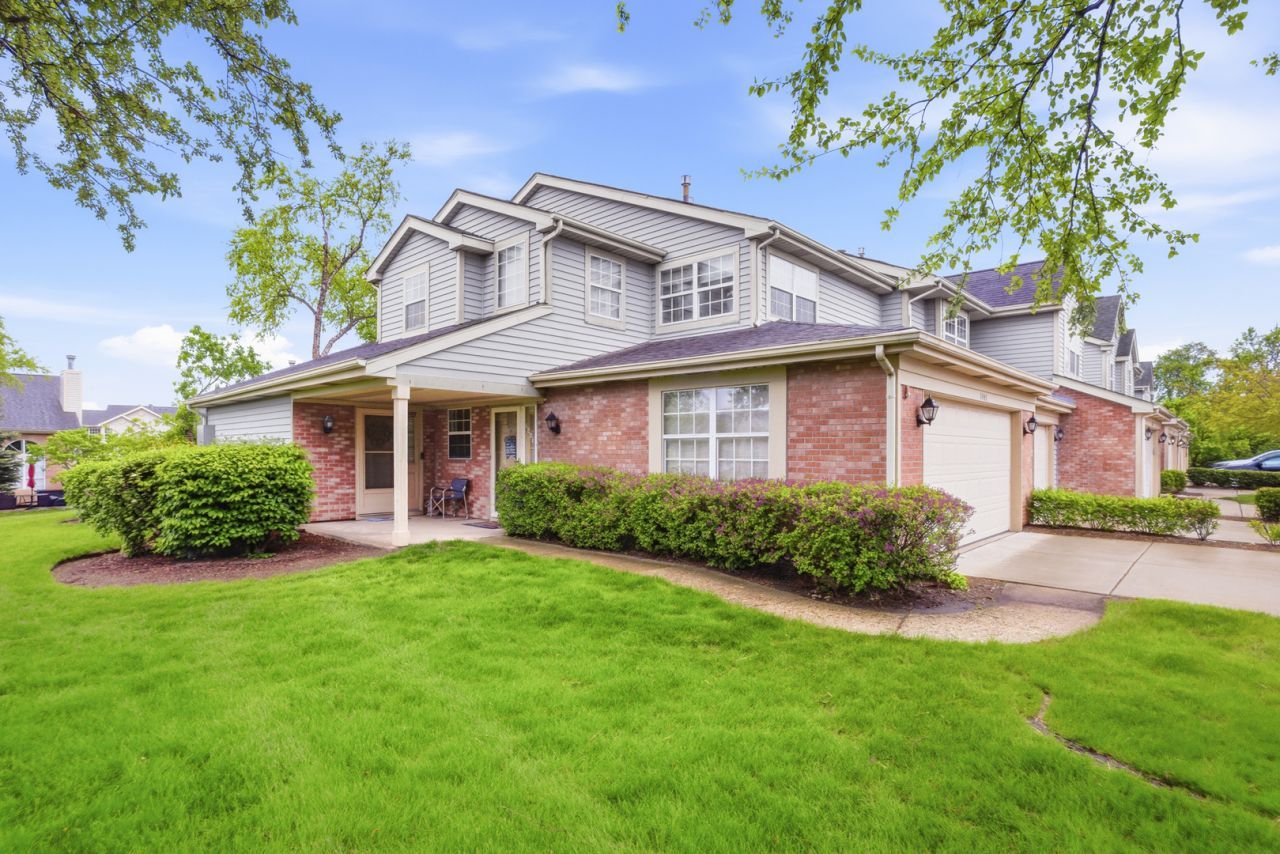 1441 Greens Court, Unit B, Glendale Heights, IL 60139 Main Photo