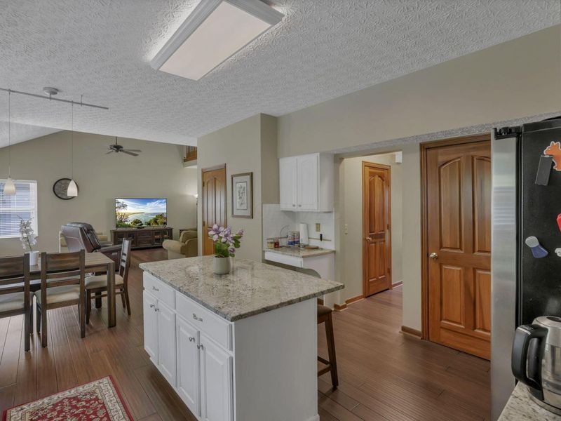 6050 Tuswell Drive , Dublin, OH 43016 Photo 9