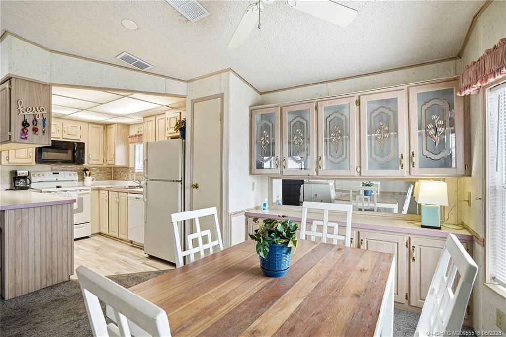 652 Nettles Boulevard, Jensen Beach, FL 34957 Photo