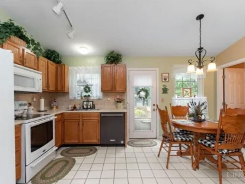 4555 Brown Avenue, Blue Ash, OH 45242 Photo 13