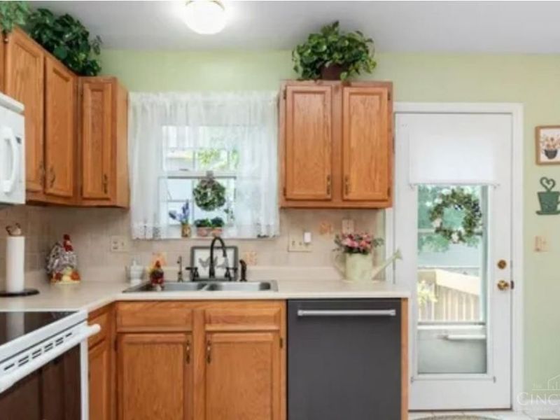 4555 Brown Avenue, Blue Ash, OH 45242 Photo 16