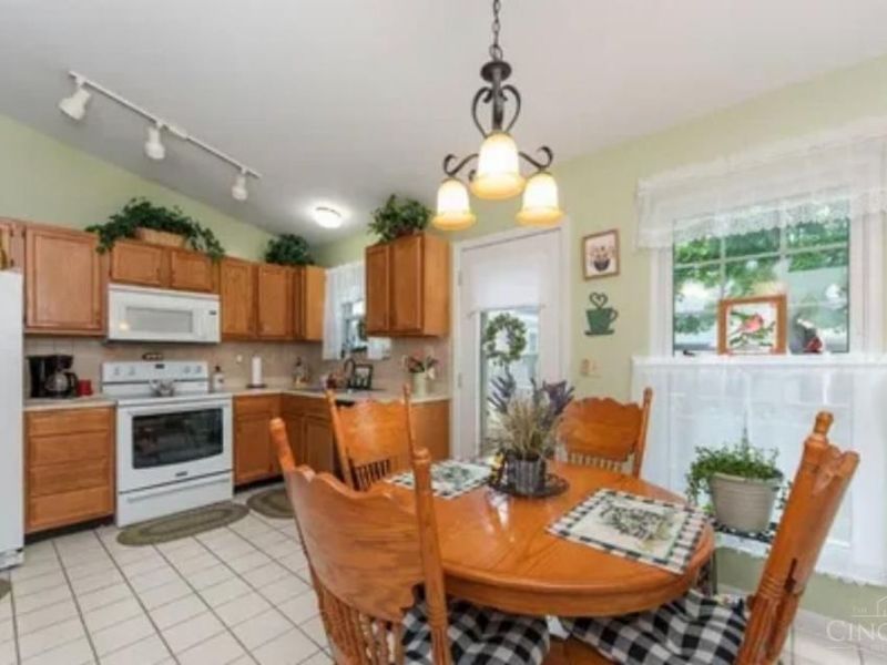 4555 Brown Avenue, Blue Ash, OH 45242 Photo 17
