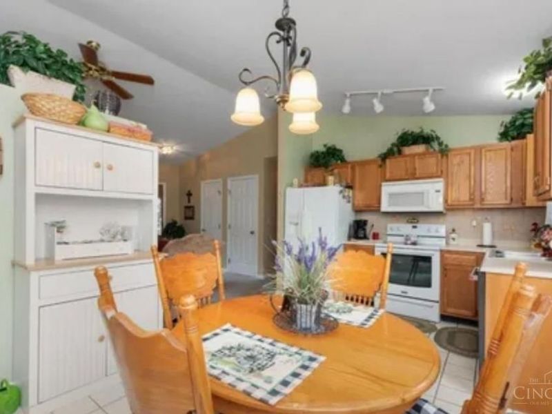 4555 Brown Avenue, Blue Ash, OH 45242 Photo 19