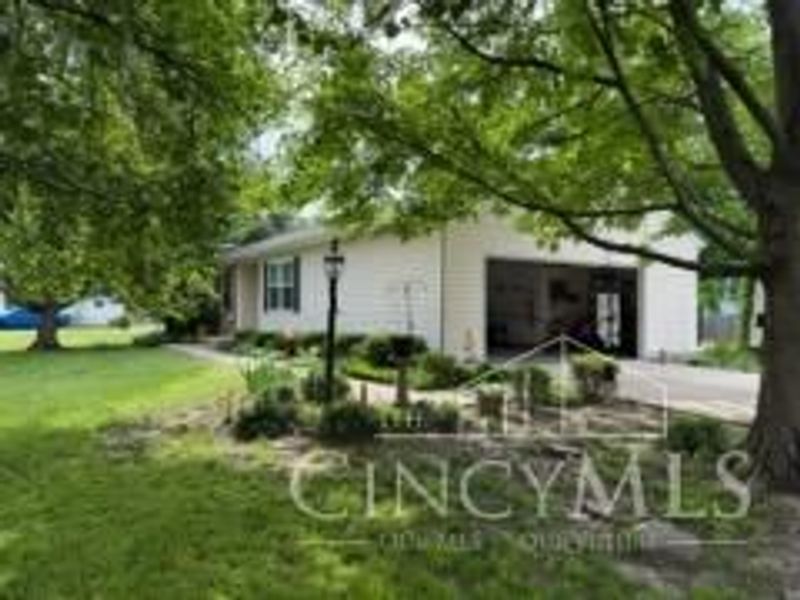 4555 Brown Avenue, Blue Ash, OH 45242 Photo 2