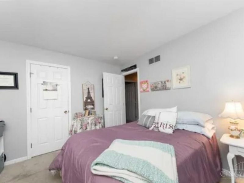 4555 Brown Avenue, Blue Ash, OH 45242 Photo 24