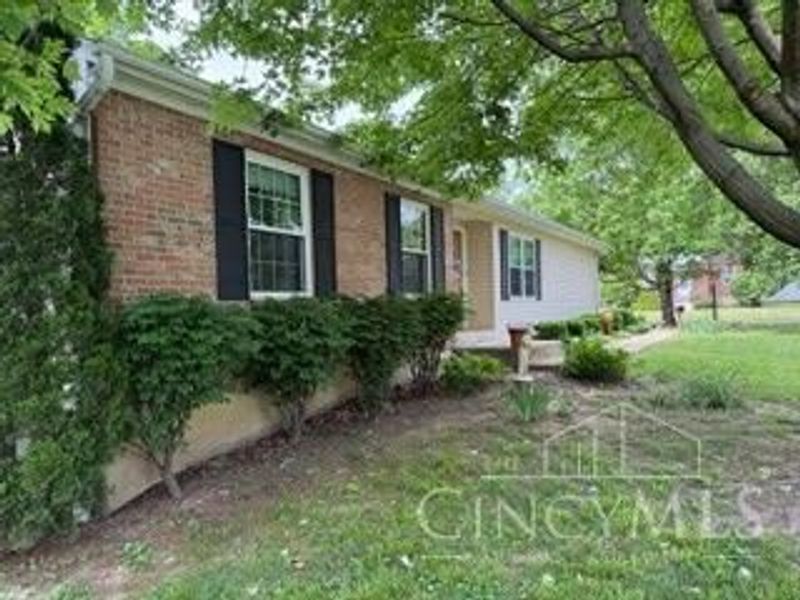4555 Brown Avenue, Blue Ash, OH 45242 Photo 3
