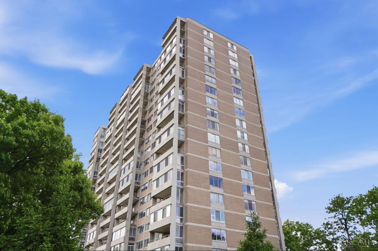 2324 Madison Road, Unit 303, Cincinnati, OH 45208 Main Photo