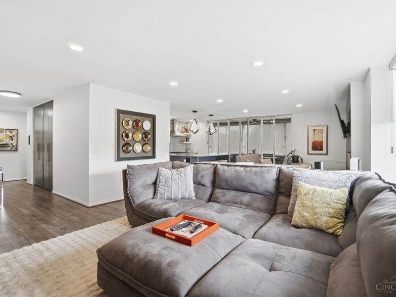 2324 Madison Road, Unit 303, Cincinnati, OH 45208 Photo 6