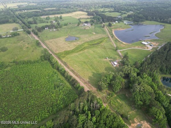 8024 Old Highway 24 , Centreville, MS 39631