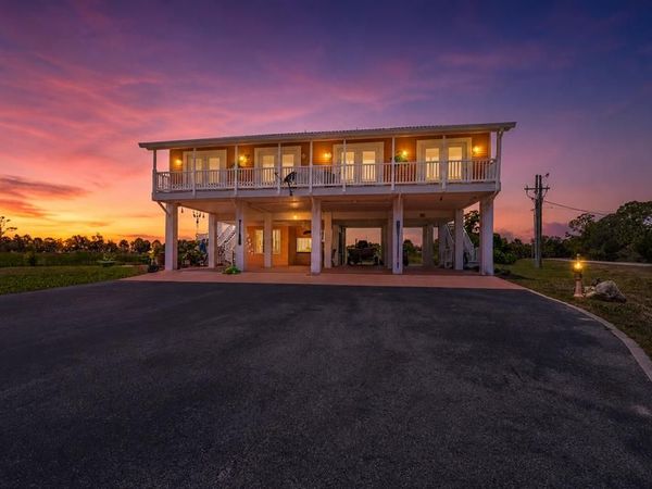 200/202 SE 205th St, Suwannee, FL 32692