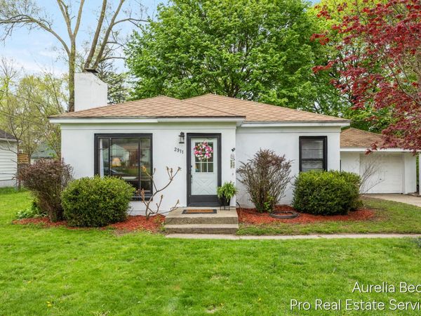 2911 Foster Avenue NE, Grand Rapids, MI 49505