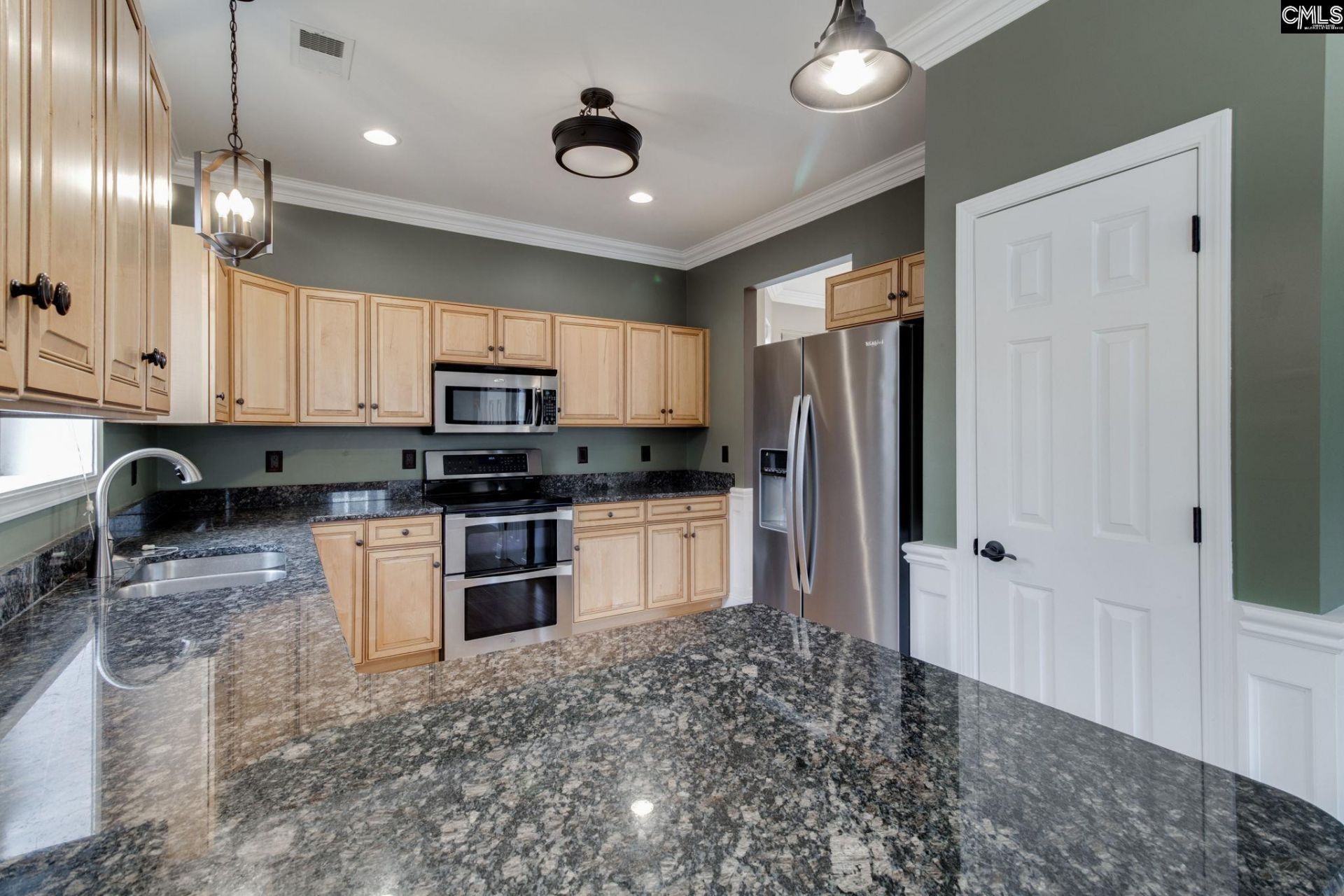 626 Harbour Pointe Drive  Photo 10