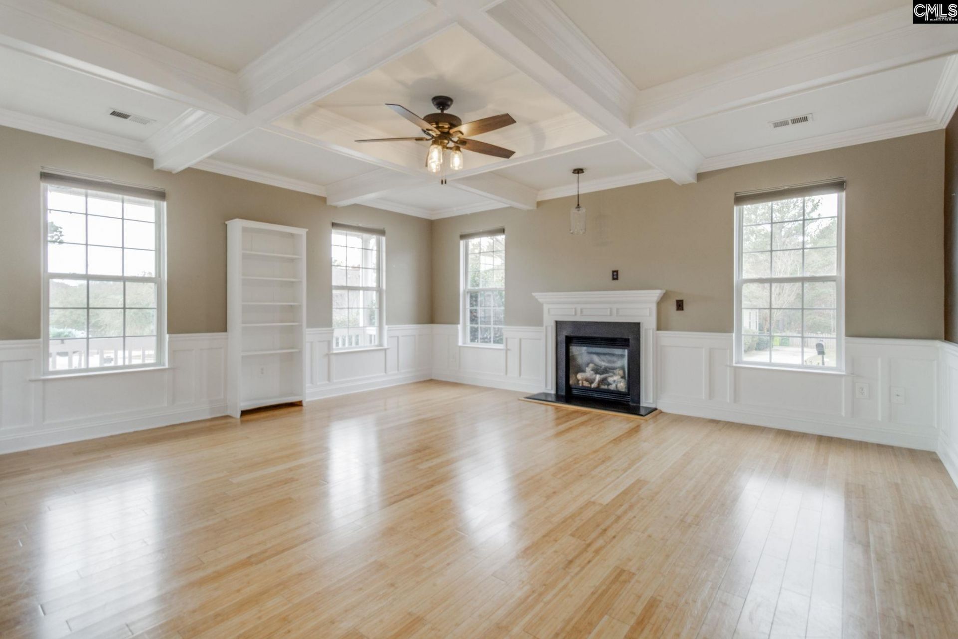 626 Harbour Pointe Drive  Photo 4
