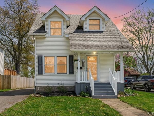 94 Hyde Park , Lockport, NY 14094