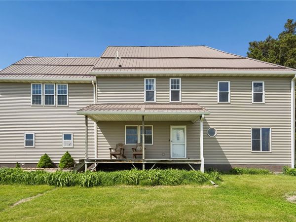2375 55th Street Drive , Vinton, IA 52349