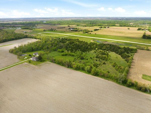 2375 55th Street Drive, Vinton, IA 52349